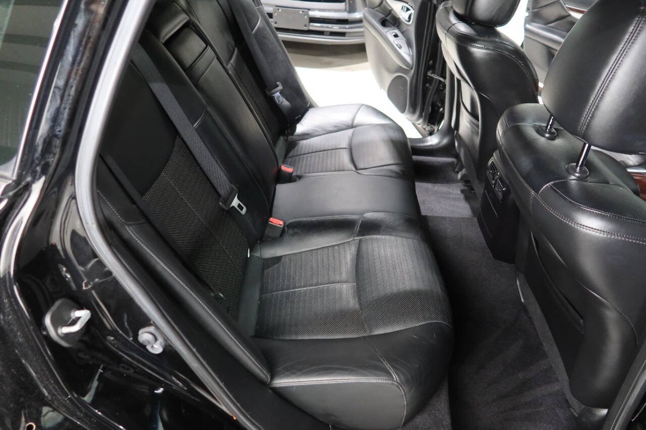 Used 2015 INFINITI Q70 3.7 w/ Sport Package RWD image 15