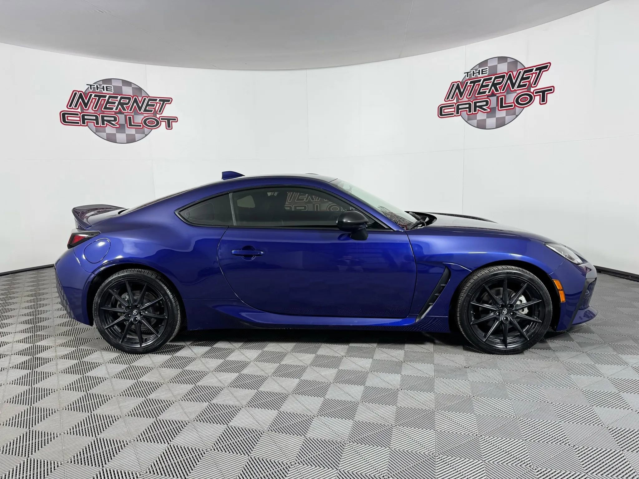 Used 2024 Toyota GR86 Premium RWD image 8