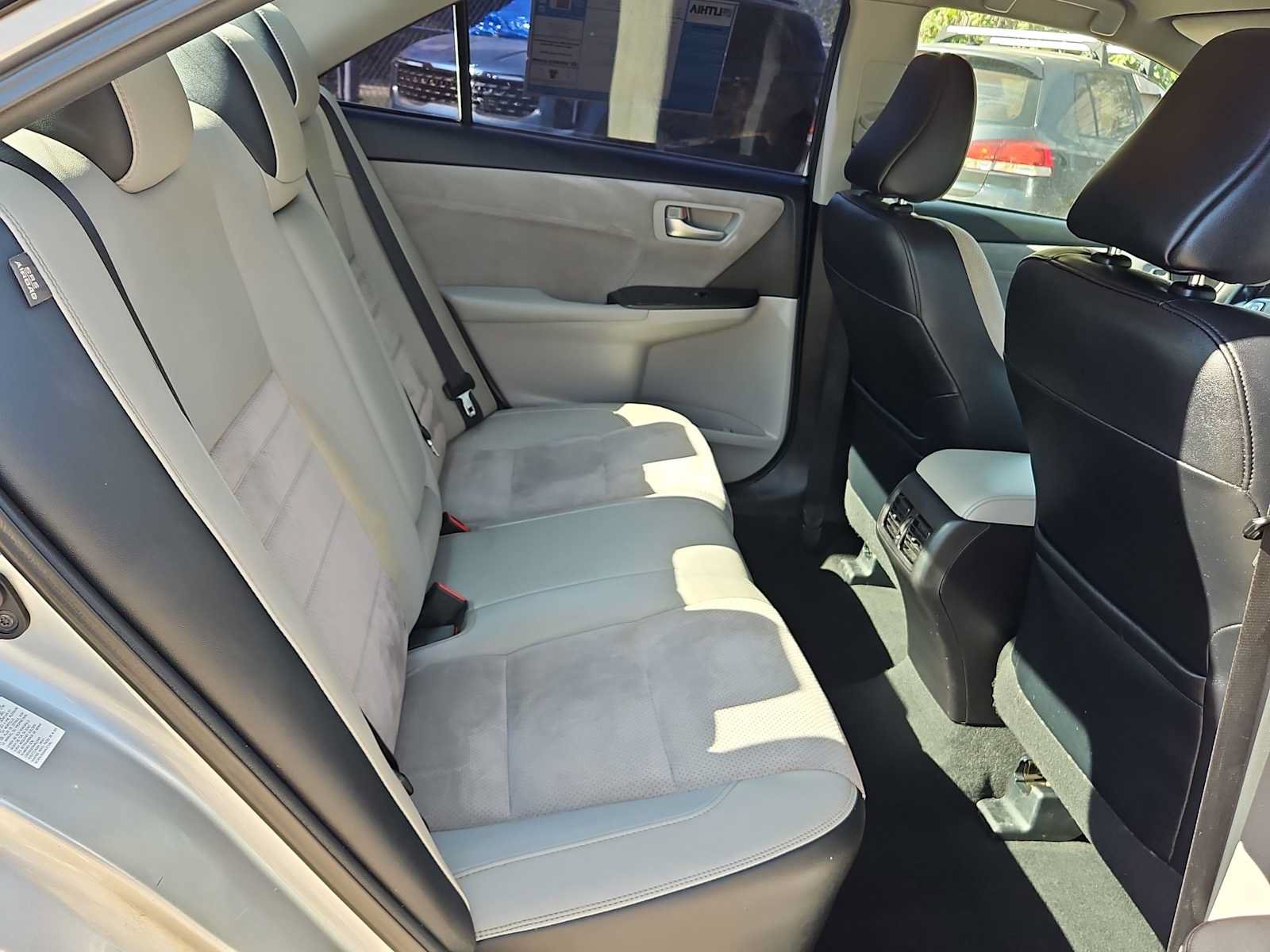 Used 2015 Toyota Camry XSE FWD image 19