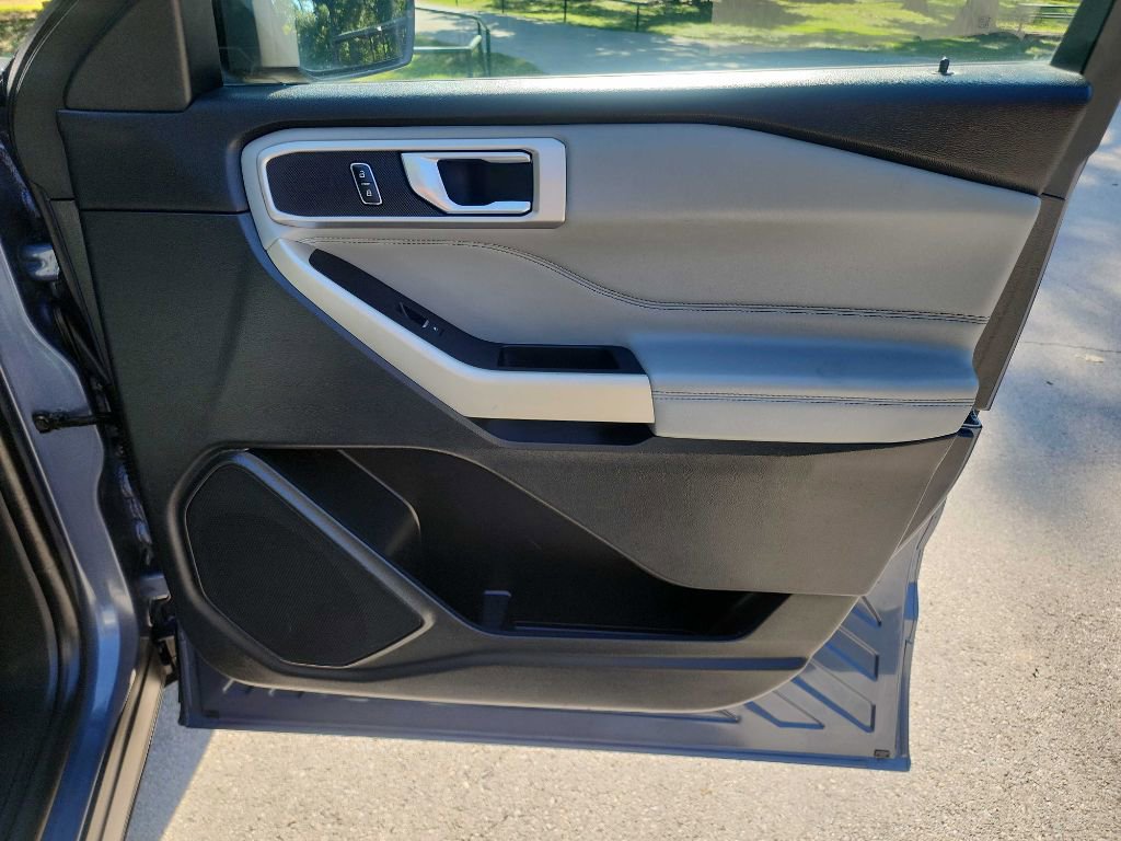 Used 2021 Ford Explorer XLT w/ Equipment Group 202A image 35