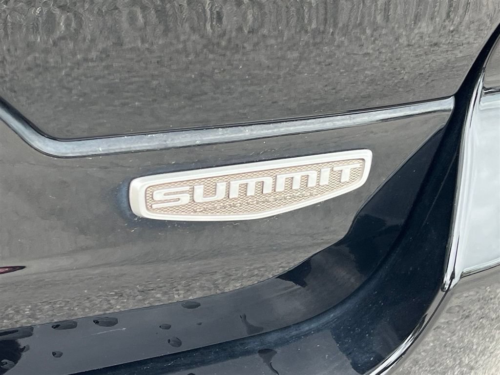 Used 2024 Jeep Grand Cherokee Summit AWD/4WD image 11