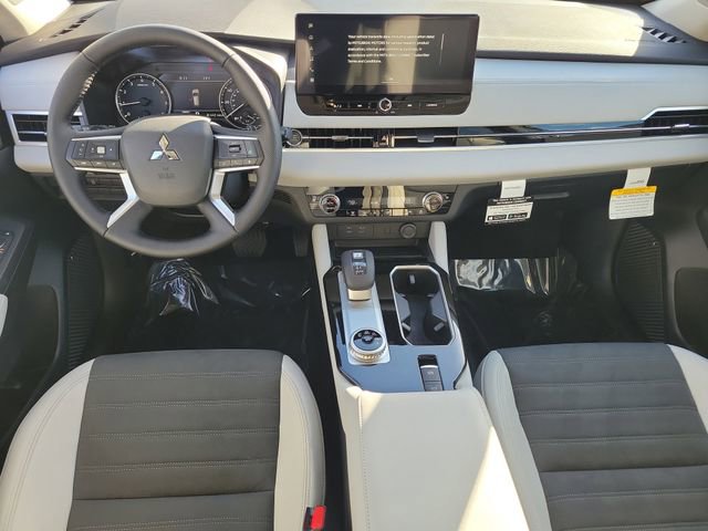 New 2026 Mitsubishi Outlander SE image 17