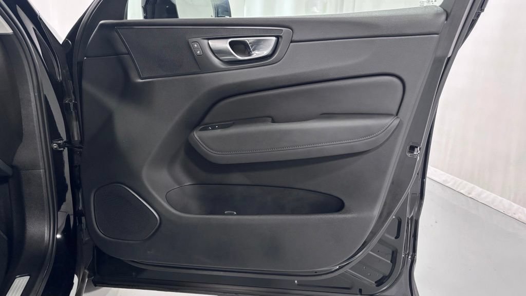 Certified 2026 Volvo XC60 B5 Plus AWD/4WD image 20