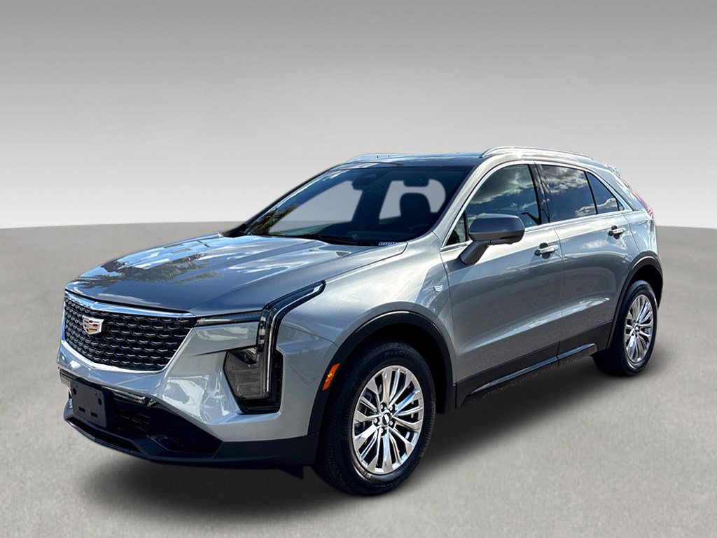 Used 2025 Cadillac XT4 Premium Luxury image 3