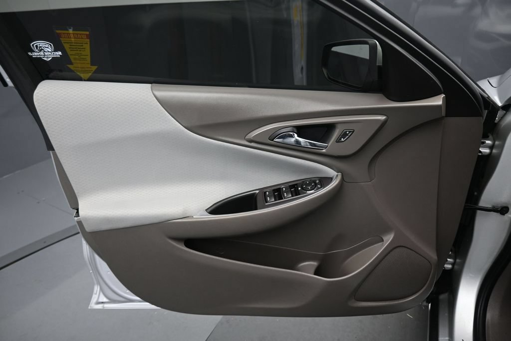Used 2022 Chevrolet Malibu LT FWD image 9