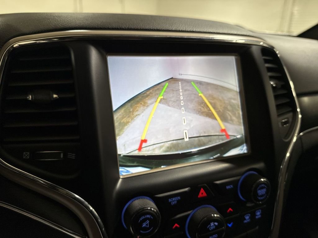 Used 2017 Jeep Grand Cherokee Limited w/ Luxury Group II image 16