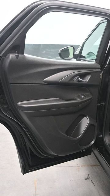 Used 2023 Chevrolet TrailBlazer LS FWD image 16