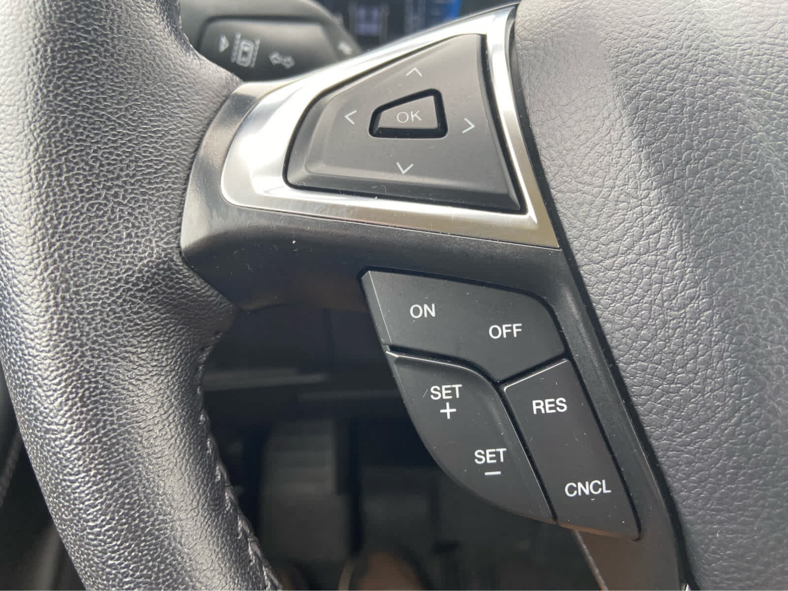 Used 2024 Ford Edge SEL w/ Convenience Package AWD/4WD image 16