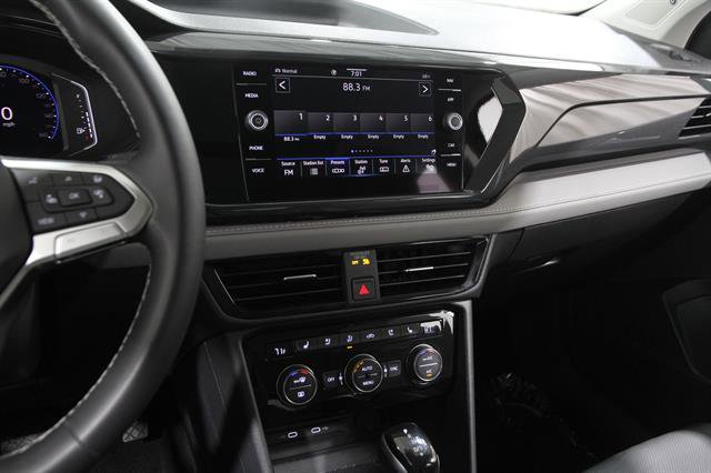 Used 2023 Volkswagen Taos SEL image 9