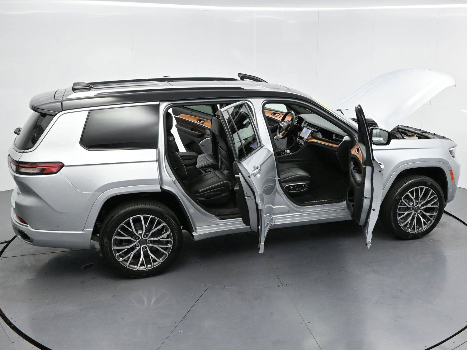 Used 2023 Jeep Grand Cherokee L Summit image 42