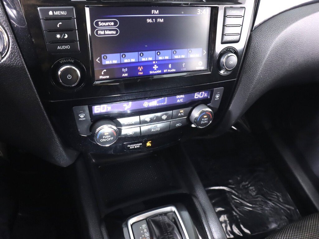 Used 2019 Nissan Rogue Sport SV w/ All-Weather Package FWD image 17