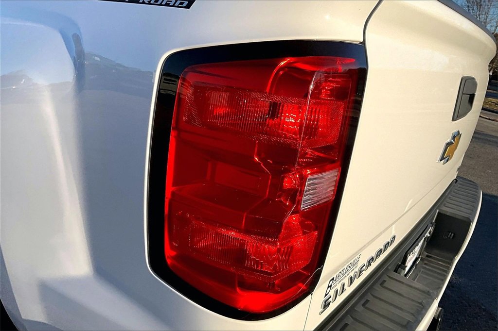 Used 2018 Chevrolet Silverado 1500 LT w/ All Star Edition image 25