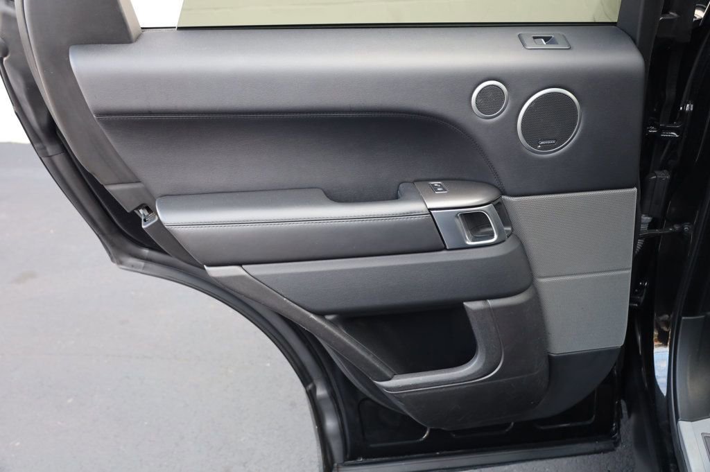 Used 2016 Land Rover Range Rover Sport HST image 16