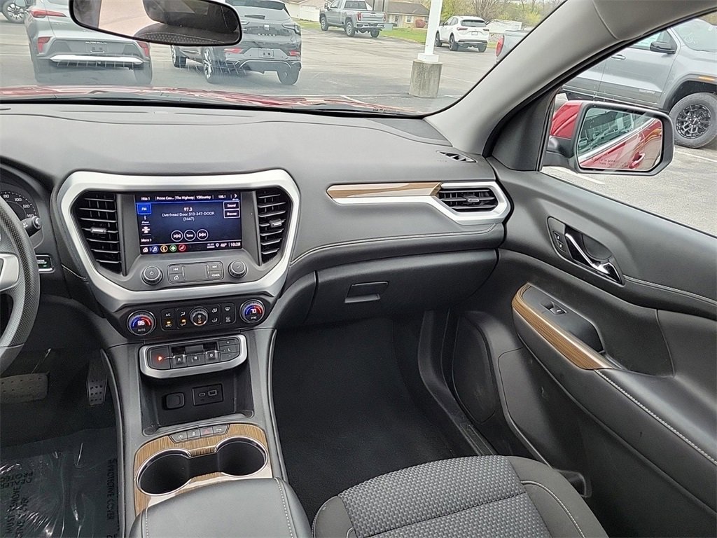 Used 2023 GMC Acadia SLE w/ Driver Convenience Package image 10