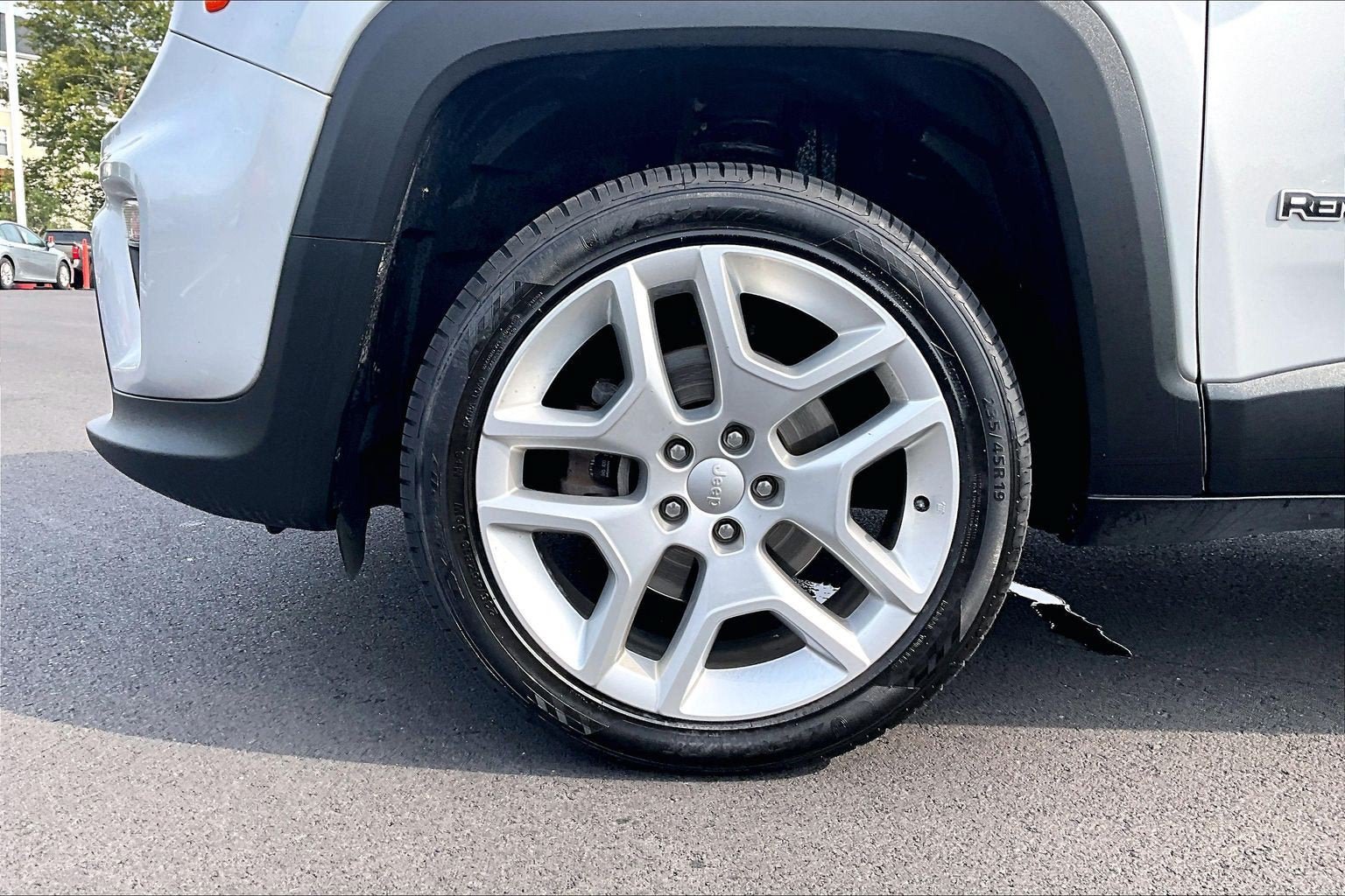 Used 2021 Jeep Renegade Latitude AWD/4WD image 8