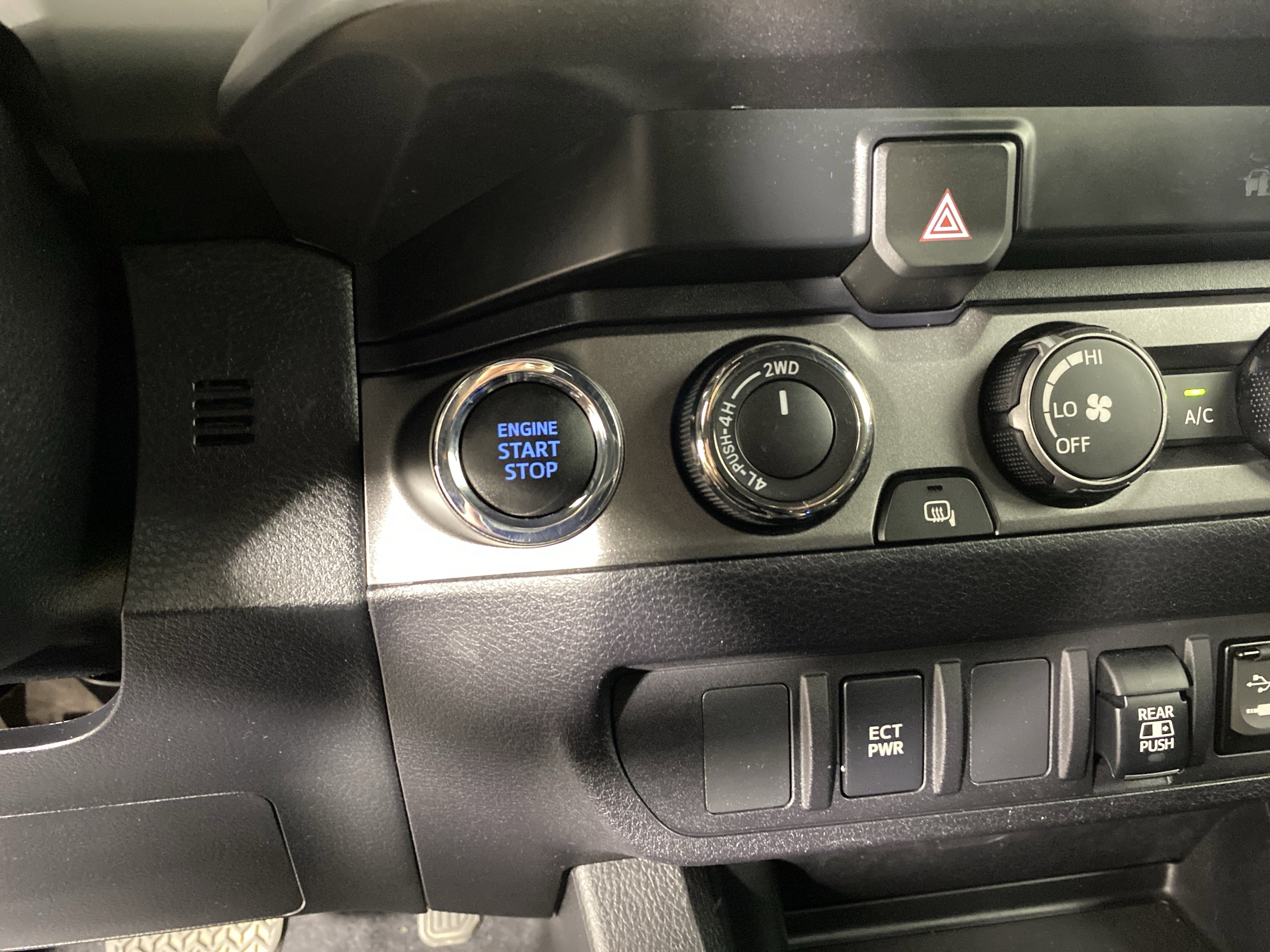 Used 2019 Toyota Tacoma TRD Off-Road AWD/4WD image 25
