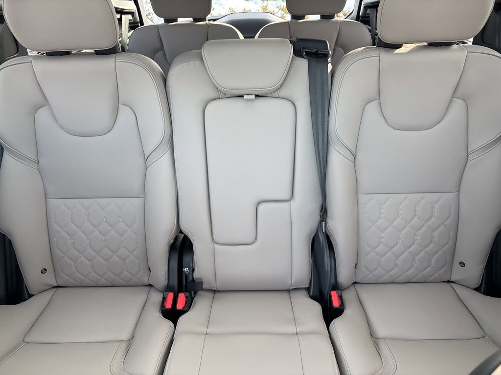 New 2026 Volvo XC90 B6 Plus w/ Protection Package Premier AWD/4WD image 34