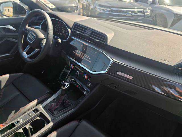 Used 2025 Audi Q3 2.0T Premium Plus w/ Premium Plus Package AWD/4WD image 11