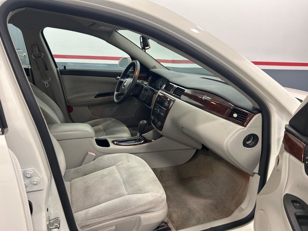 Used 2007 Chevrolet Impala LT FWD image 11