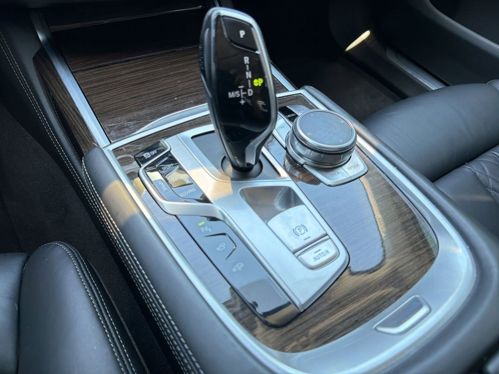 Used 2017 BMW 750i xDrive image 17