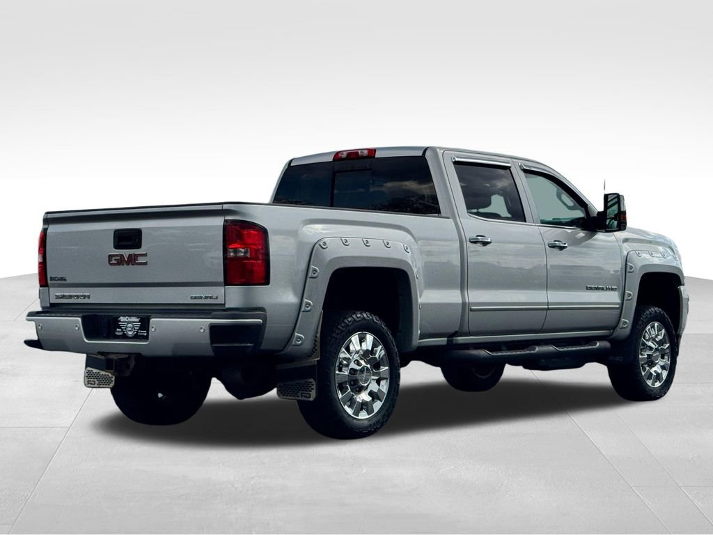 Used 2018 GMC Sierra 2500 Denali w/ Suspension Package, Off-Road AWD/4WD image 7