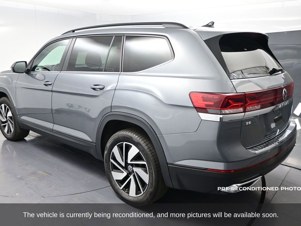 Used 2025 Volkswagen Atlas SE image 4
