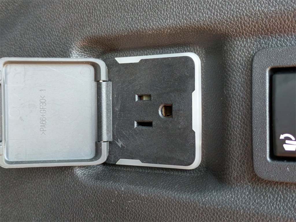 Used 2021 GMC Yukon AT4 w/ Rear Media and Nav Package image 16