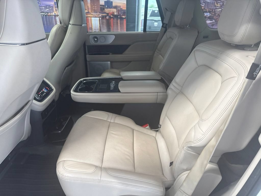 Used 2020 Lincoln Navigator Reserve w/ Equipment Group 208A Reserve AWD/4WD image 13