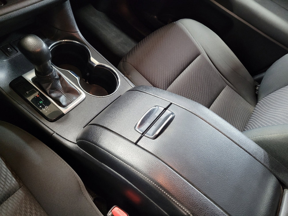 Used 2019 Toyota Highlander LE image 26