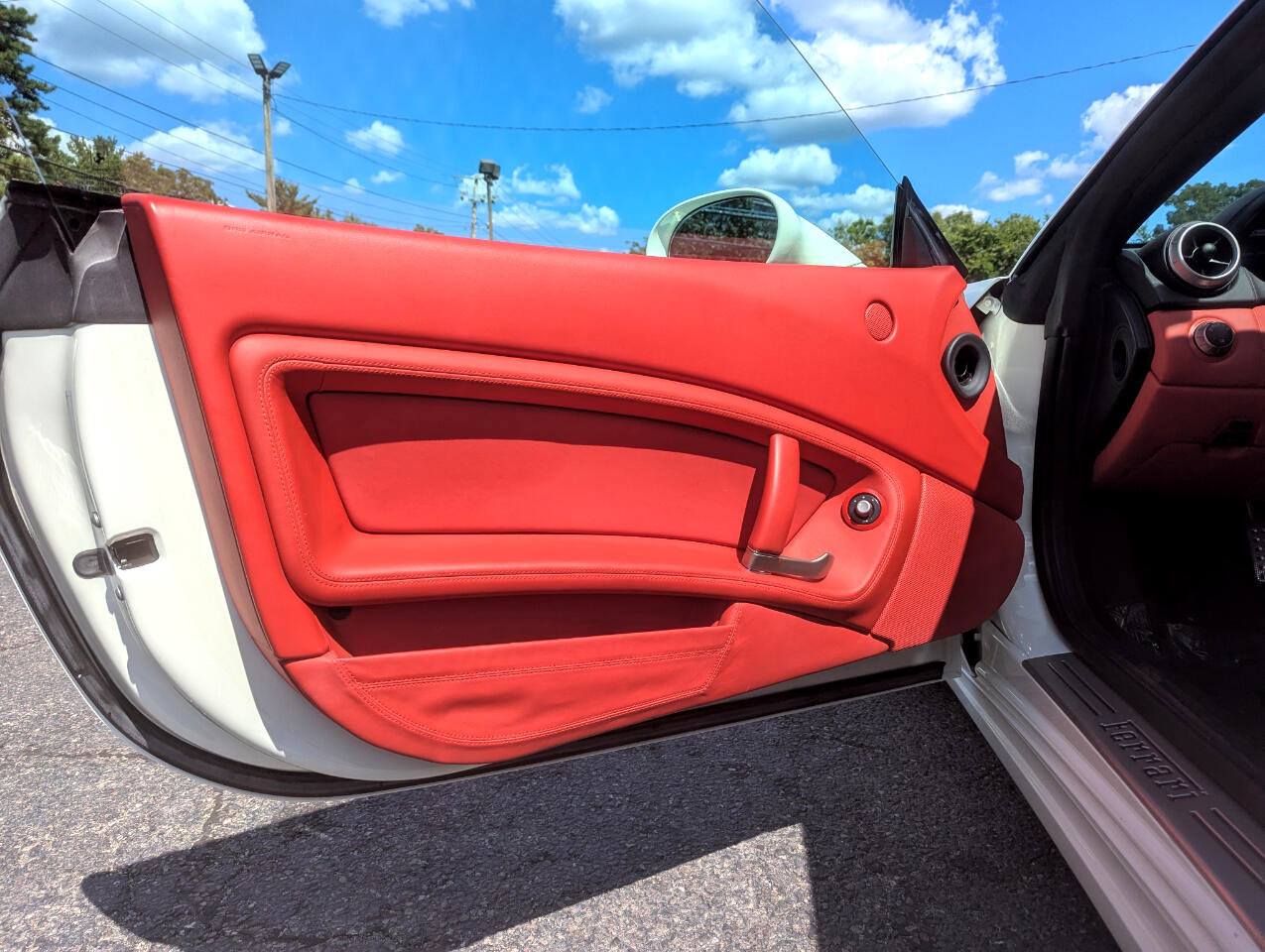 Used 2013 Ferrari California image 15