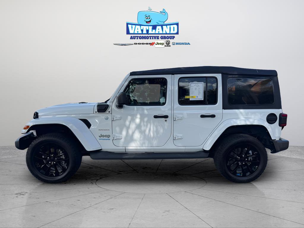 Used 2022 Jeep Wrangler Unlimited Sahara image 2