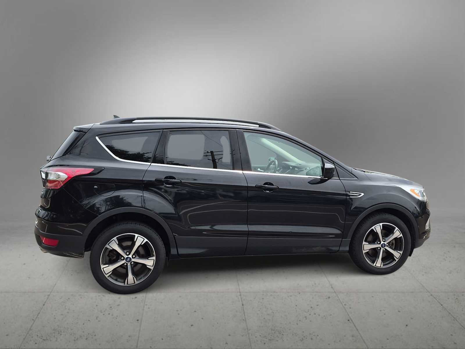 Used 2018 Ford Escape SEL AWD/4WD image 9