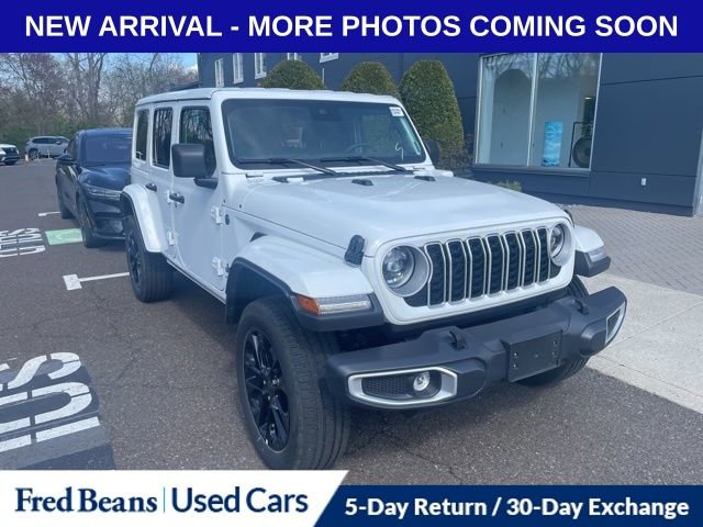 Used 2025 Jeep Wrangler Unlimited Sahara w/ Safety Group
