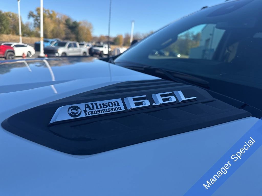 Used 2025 Chevrolet Silverado 3500 W/T image 9