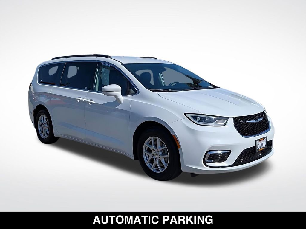 Used 2022 Chrysler Pacifica Touring-L FWD image 11