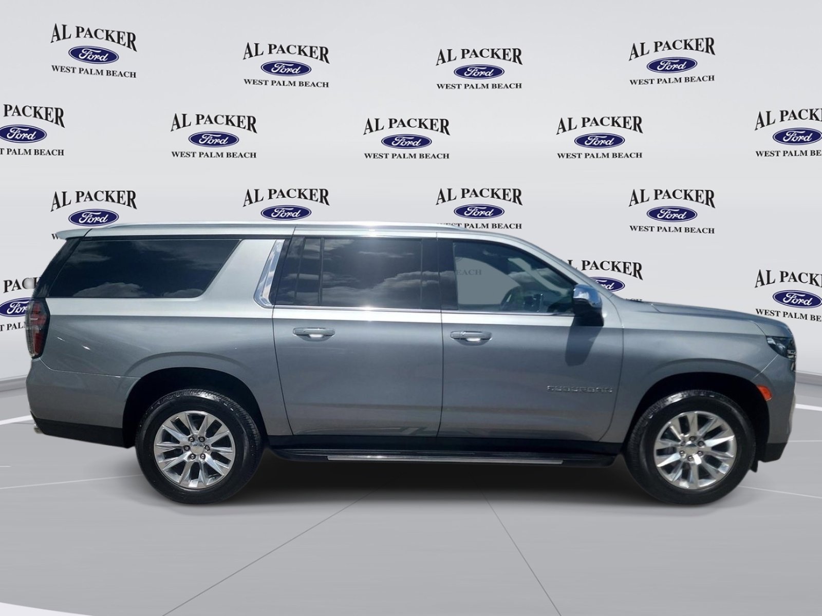 Used 2023 Chevrolet Suburban Premier AWD/4WD image 7