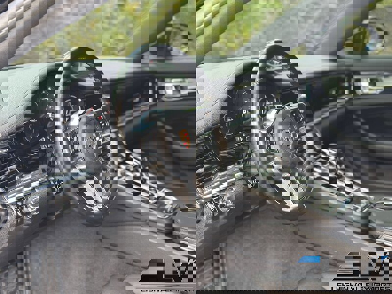 Used 2017 Porsche Panamera 4 AWD/4WD image 8