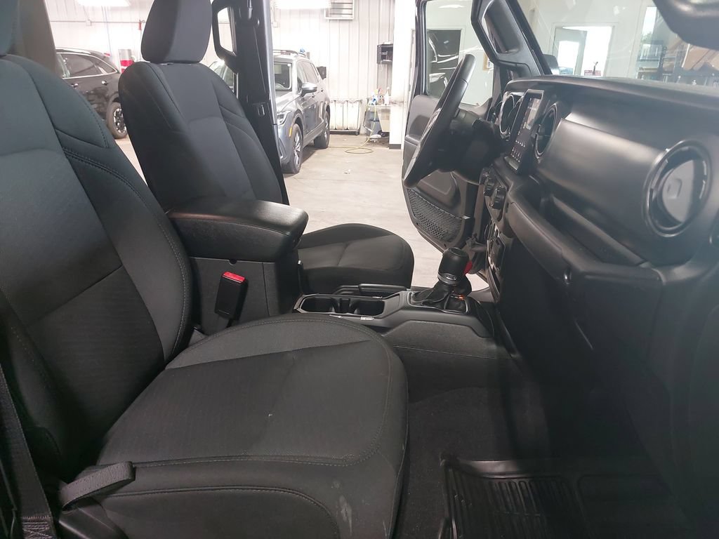 Used 2022 Jeep Gladiator Sport AWD/4WD image 10
