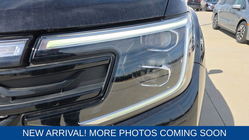 Used 2025 Volkswagen Atlas SEL Premium R-Line image 9