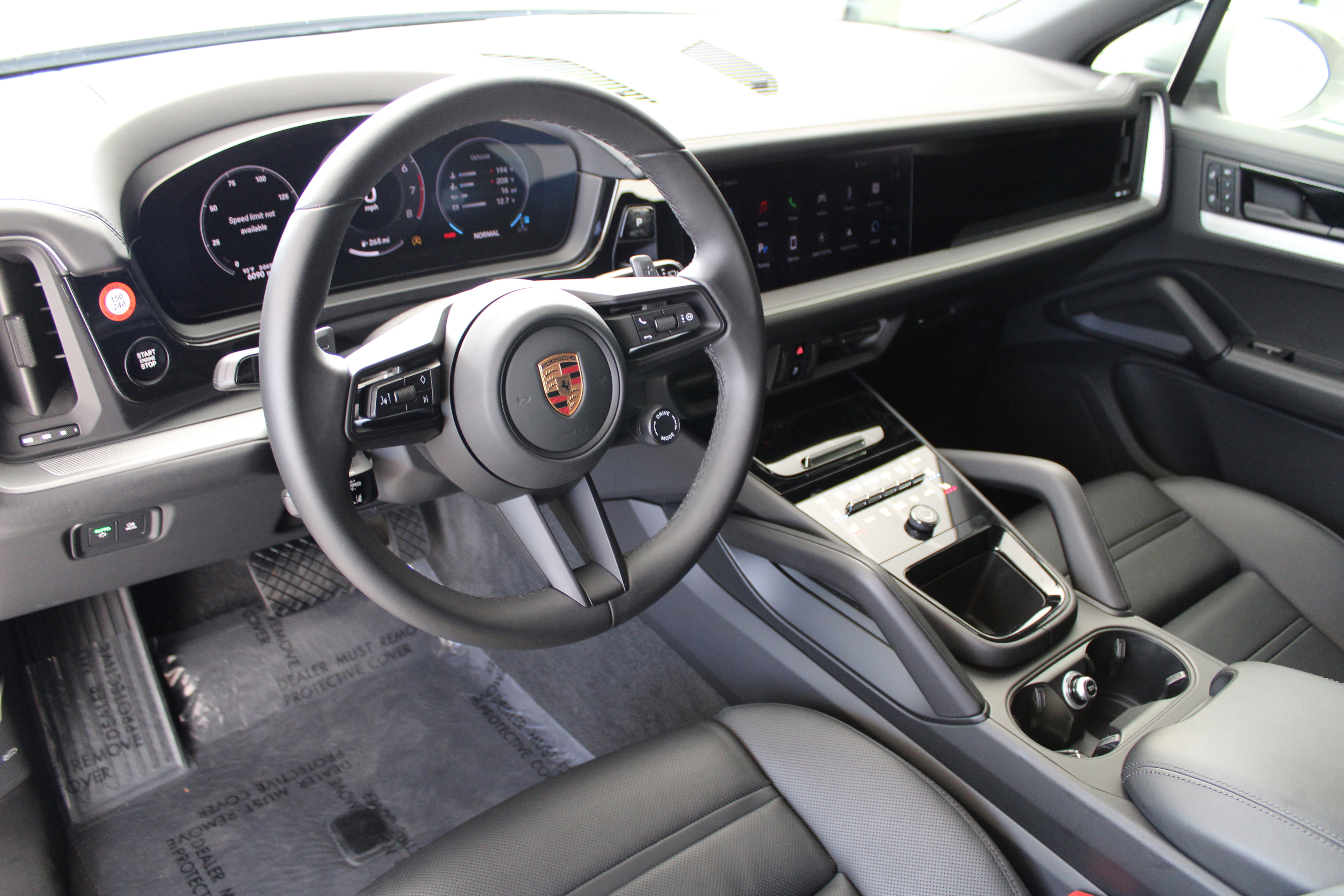 Certified 2025 Porsche Cayenne image 5