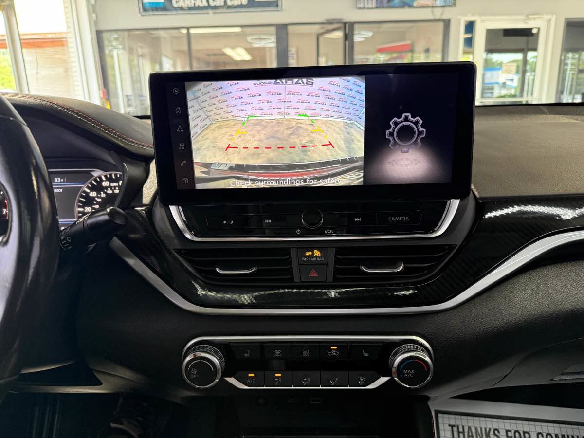 Used 2023 Nissan Altima 2.5 SR w/ SR Premium Package FWD image 16
