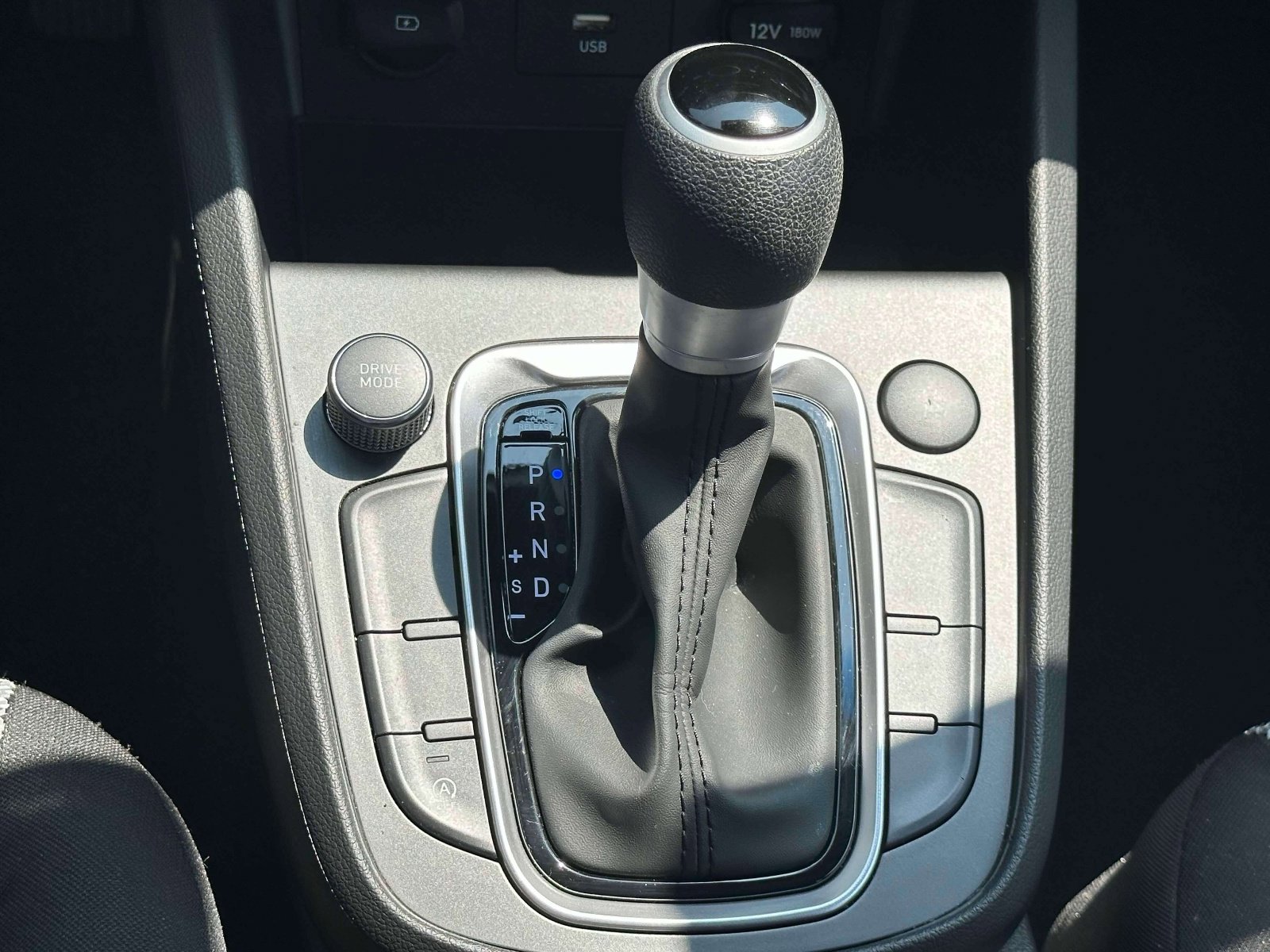 Used 2022 Hyundai Kona SE w/ Cargo Package image 8