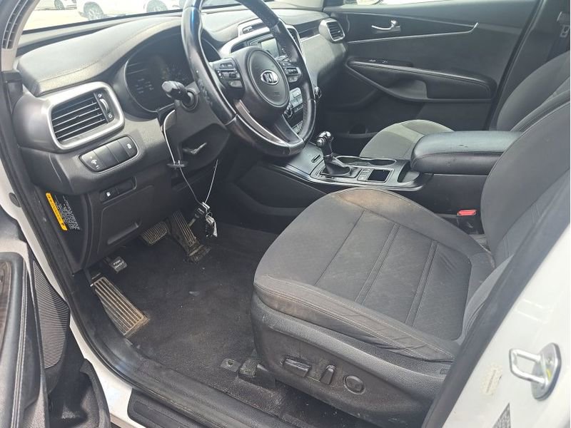 Used 2016 Kia Sorento FWD w/ LX Convenience Package image 11