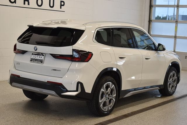 Used 2023 BMW X1 xDrive28i w/ Convenience Package AWD/4WD image 4
