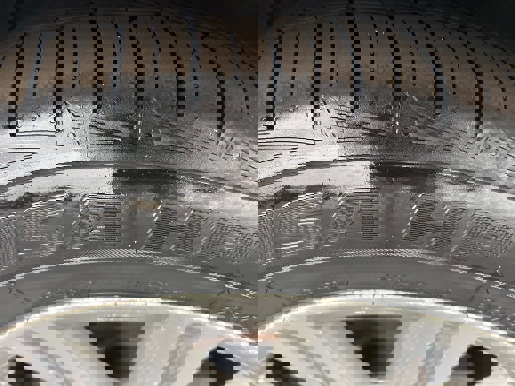 Used 2010 Toyota Avalon Limited image 23