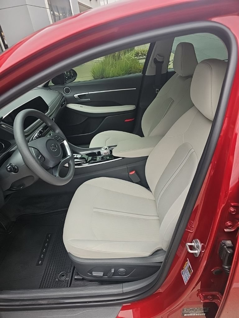 Used 2023 Hyundai Sonata SEL w/ Preferred Accessory Package FWD image 9
