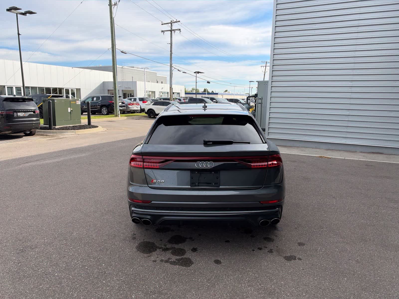 Used 2023 Audi SQ8 Prestige AWD/4WD image 4