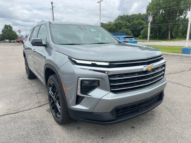 New 2026 Chevrolet Traverse LT w/ Driver Confidence Package AWD/4WD image 4