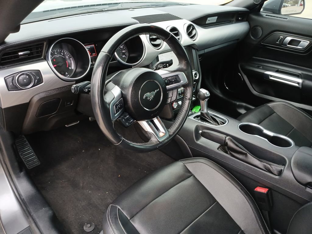 Used 2022 Ford Mustang Premium image 10