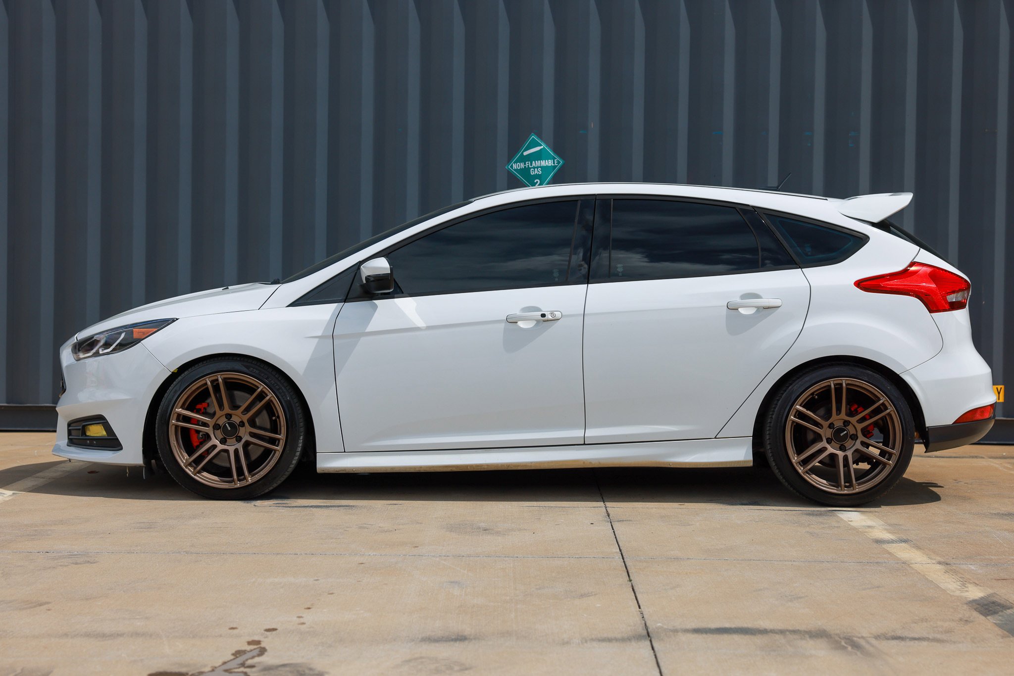 Used 2017 Ford Focus ST image 8